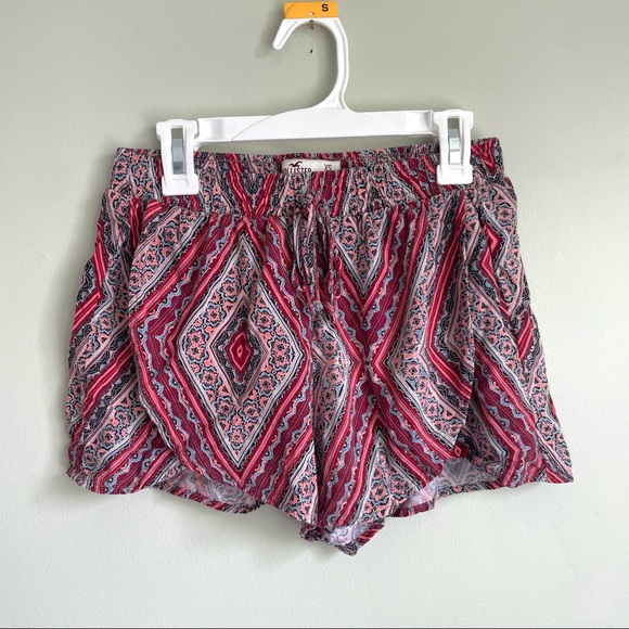 Hollister Pants - red patterned flowy shorts